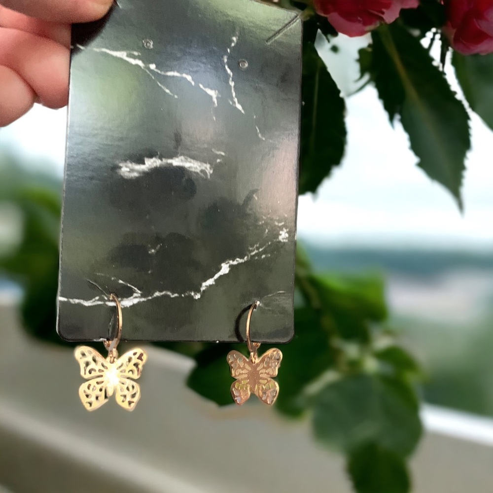 ✨BOUTIQUE✨ Gold Butterfly Earrings